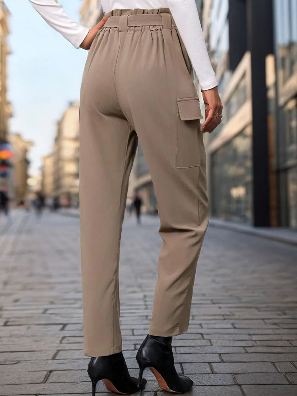 Mocha high-waist straight pants with elastic waist, belt loops, and side cargo pocket
