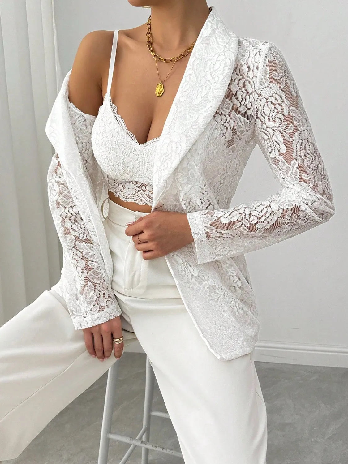 White lace lapel long-sleeve blazer, draped sleeves with open front
