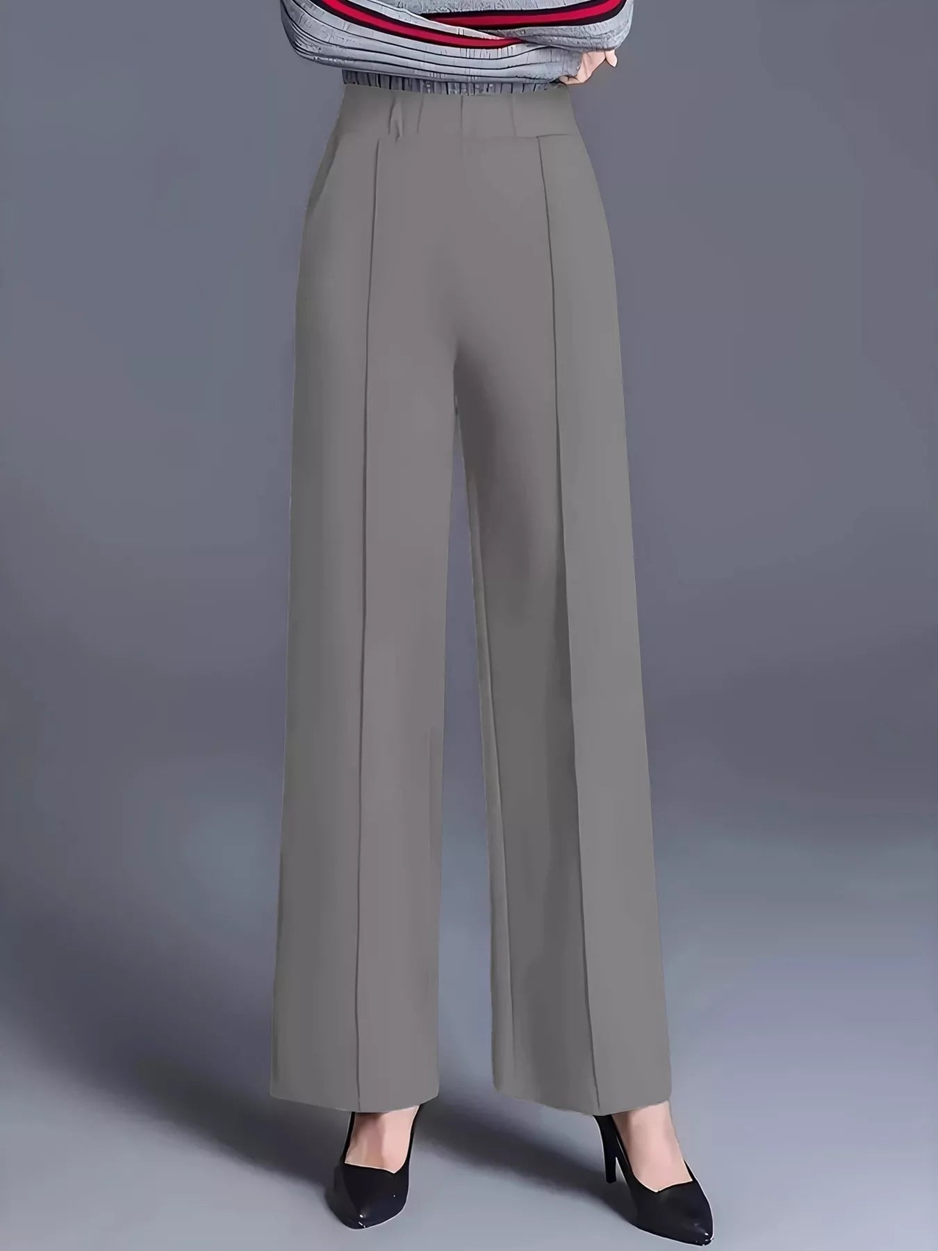 Wide-leg pants with high waist in light gray, clean front and wide straight legs