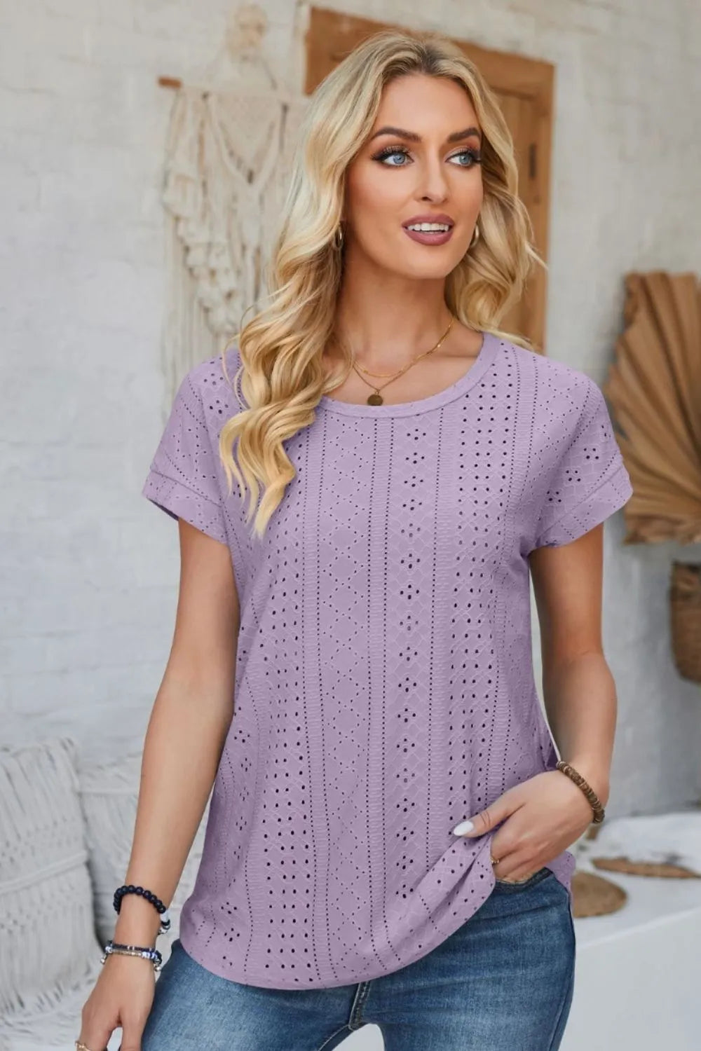 Lavender eyelet round-neck short-sleeve t-shirt with rolled sleeve hem