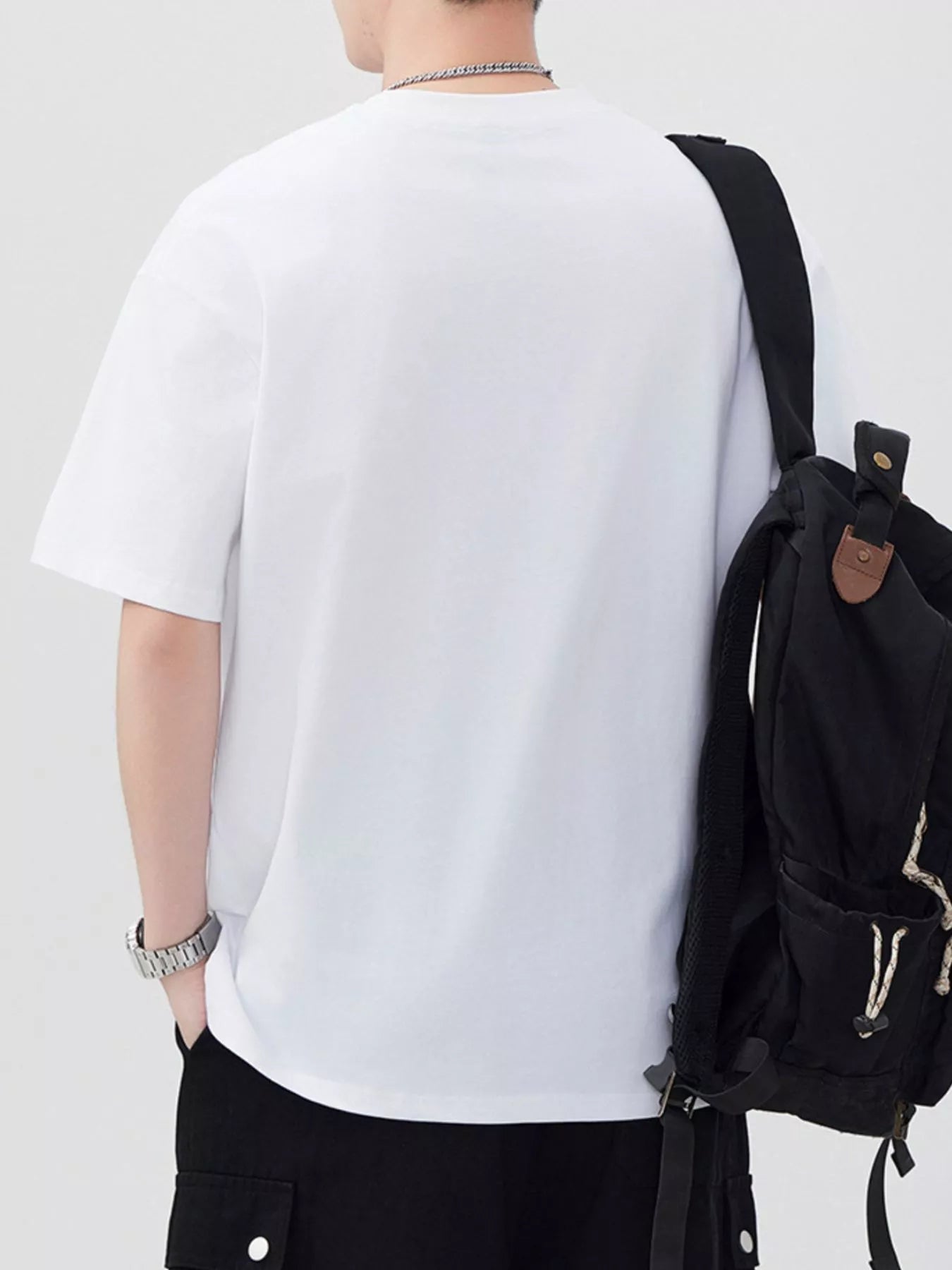 White back-view round-neck short-sleeve T-shirt, plain