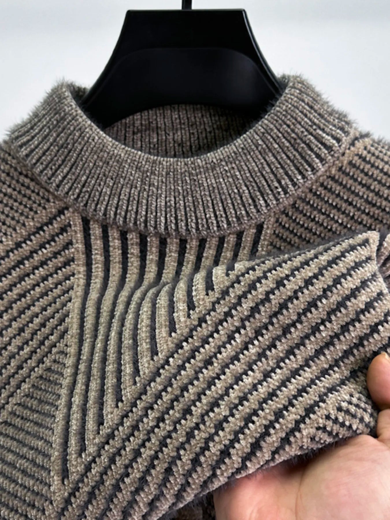 Men's ribbed knit sweater, camel crew neck and textured geometric stripe pattern