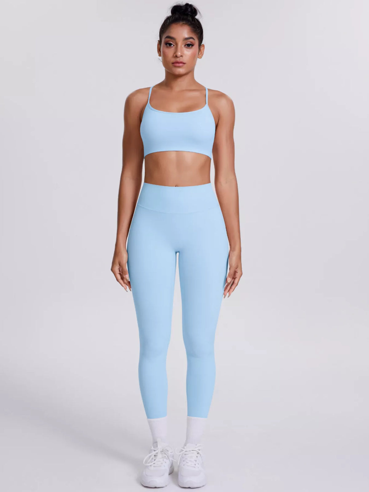 Seamless cami and leggings set in light blue, square-neck sports cami and cropped leggings