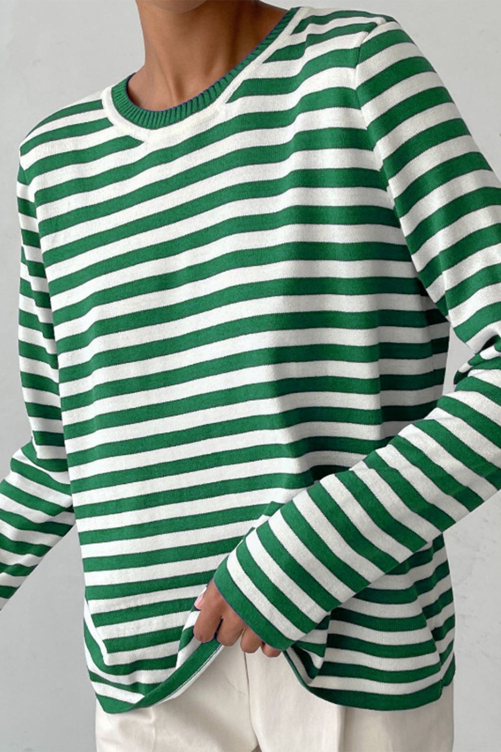 Striped round-neck long-sleeve sweater in green and white, relaxed fit