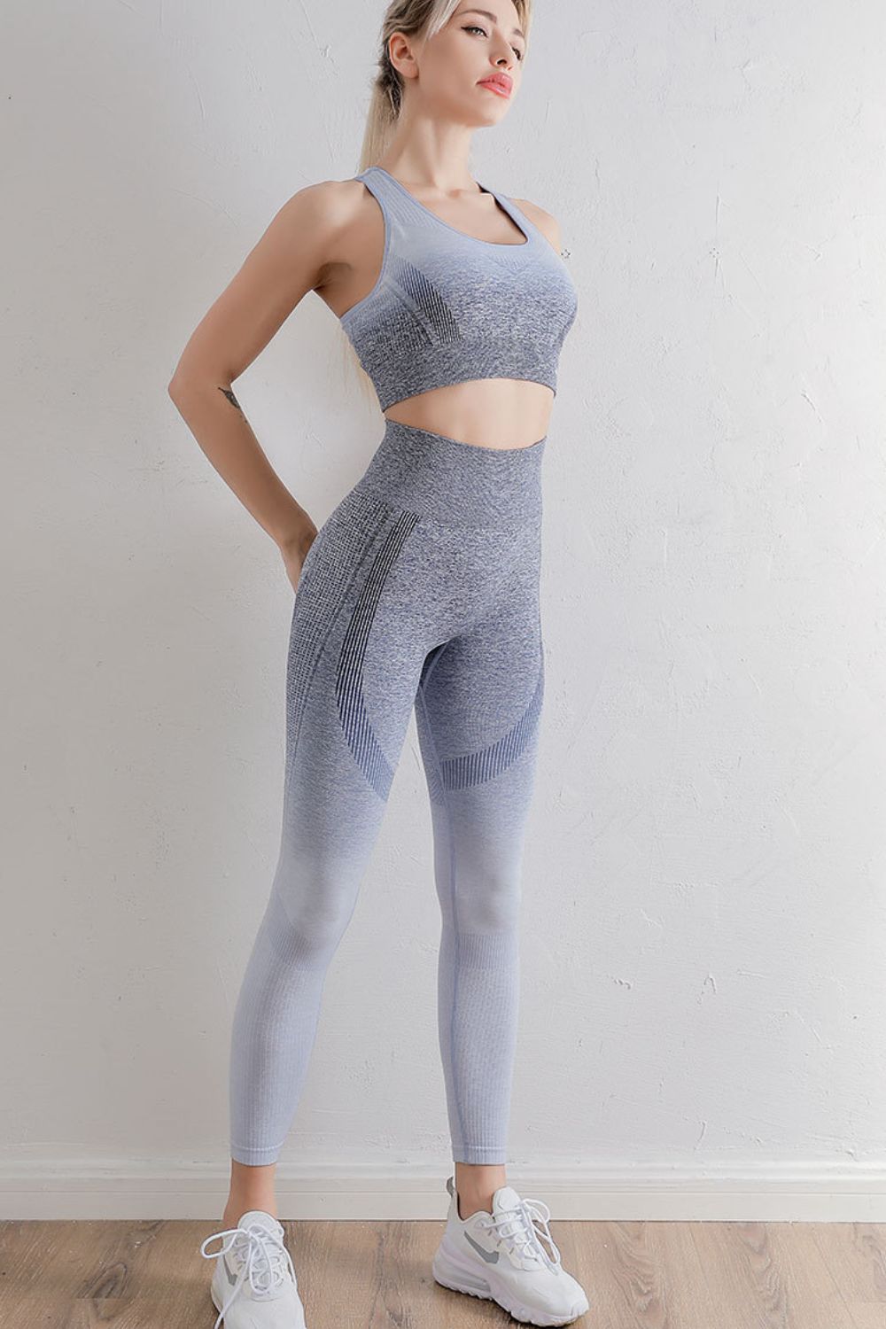 Sports bra and leggings set in light grey with seamless racerback sports bra