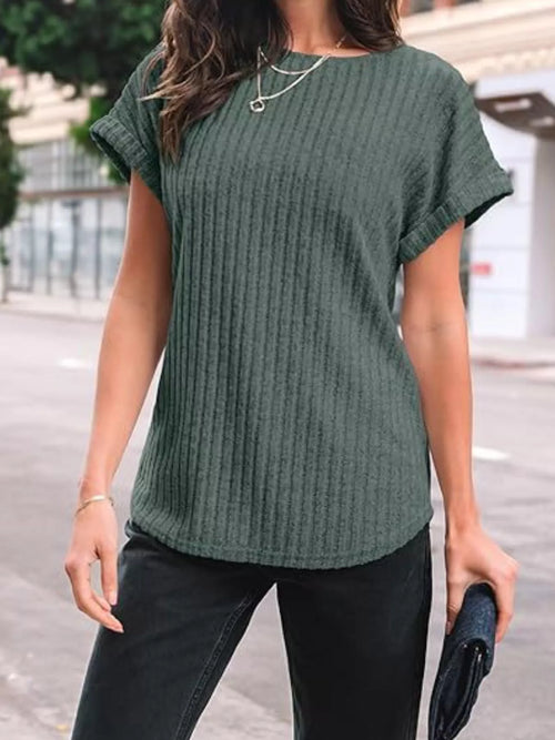 Dark green ribbed knit short-sleeve T-shirt, crew neck and fitted drape