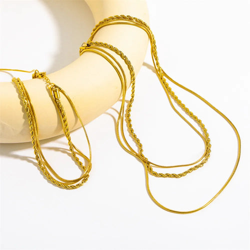 Gold-plated three-layer necklace with rope and cable-link chains