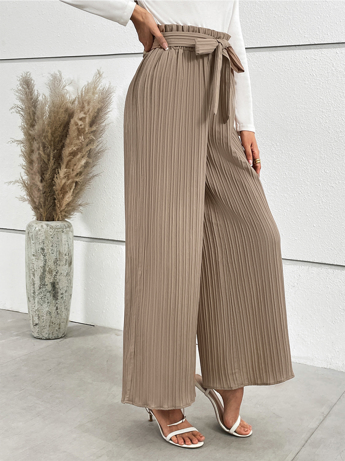 Camel wide-leg long pants with elastic waistband and tied front bow, pleated fabric
