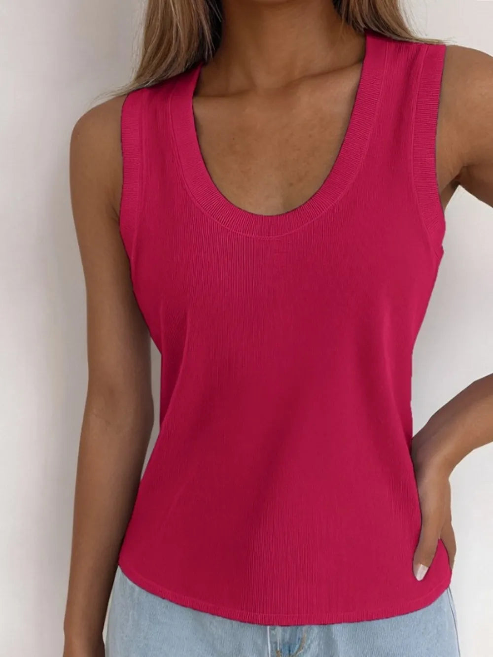 Magenta solid scoop neck tank top, sleeveless knit with curved armholes