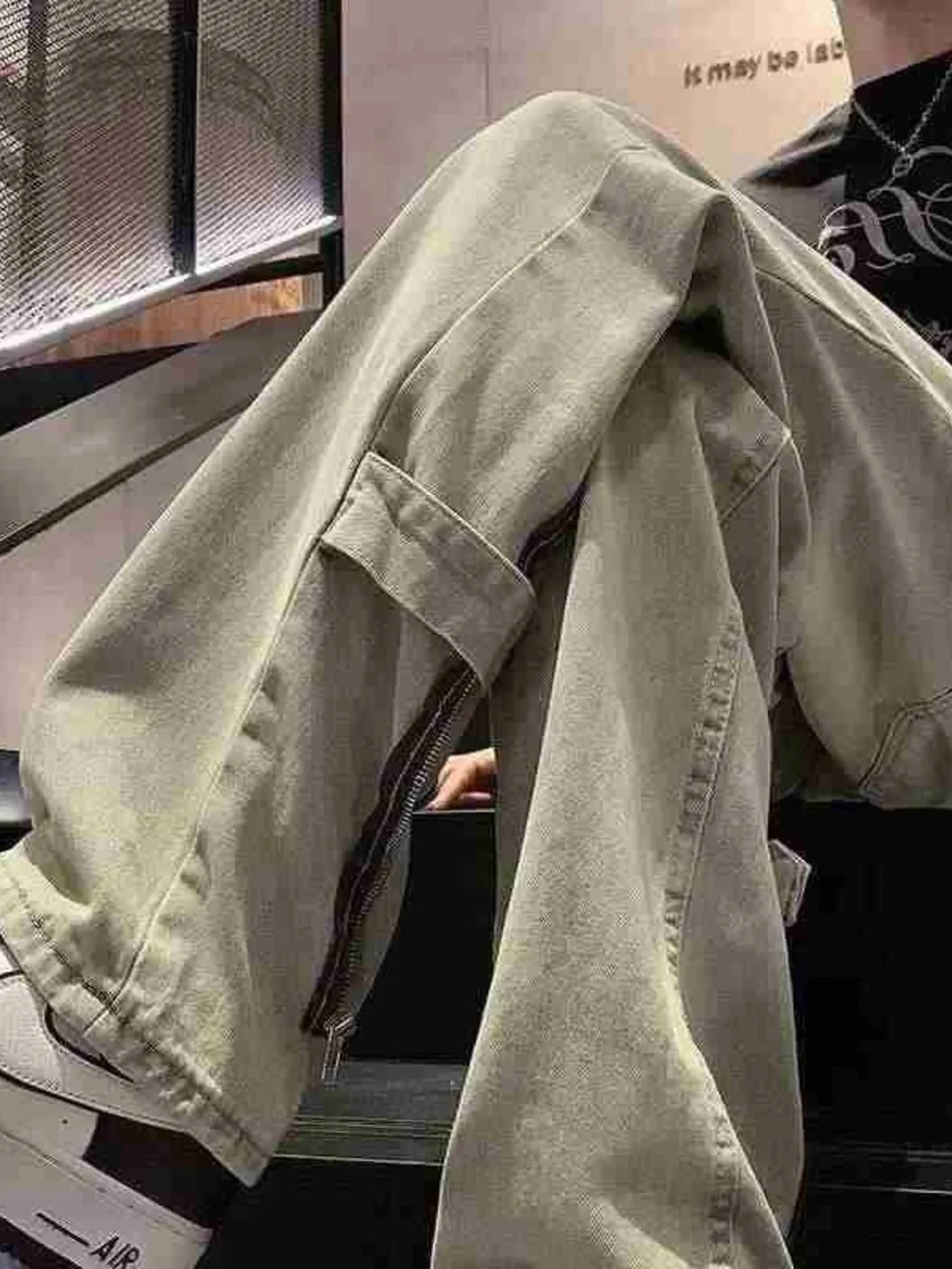 Men's washed wide-leg cotton jeans, light wash with angled front pocket