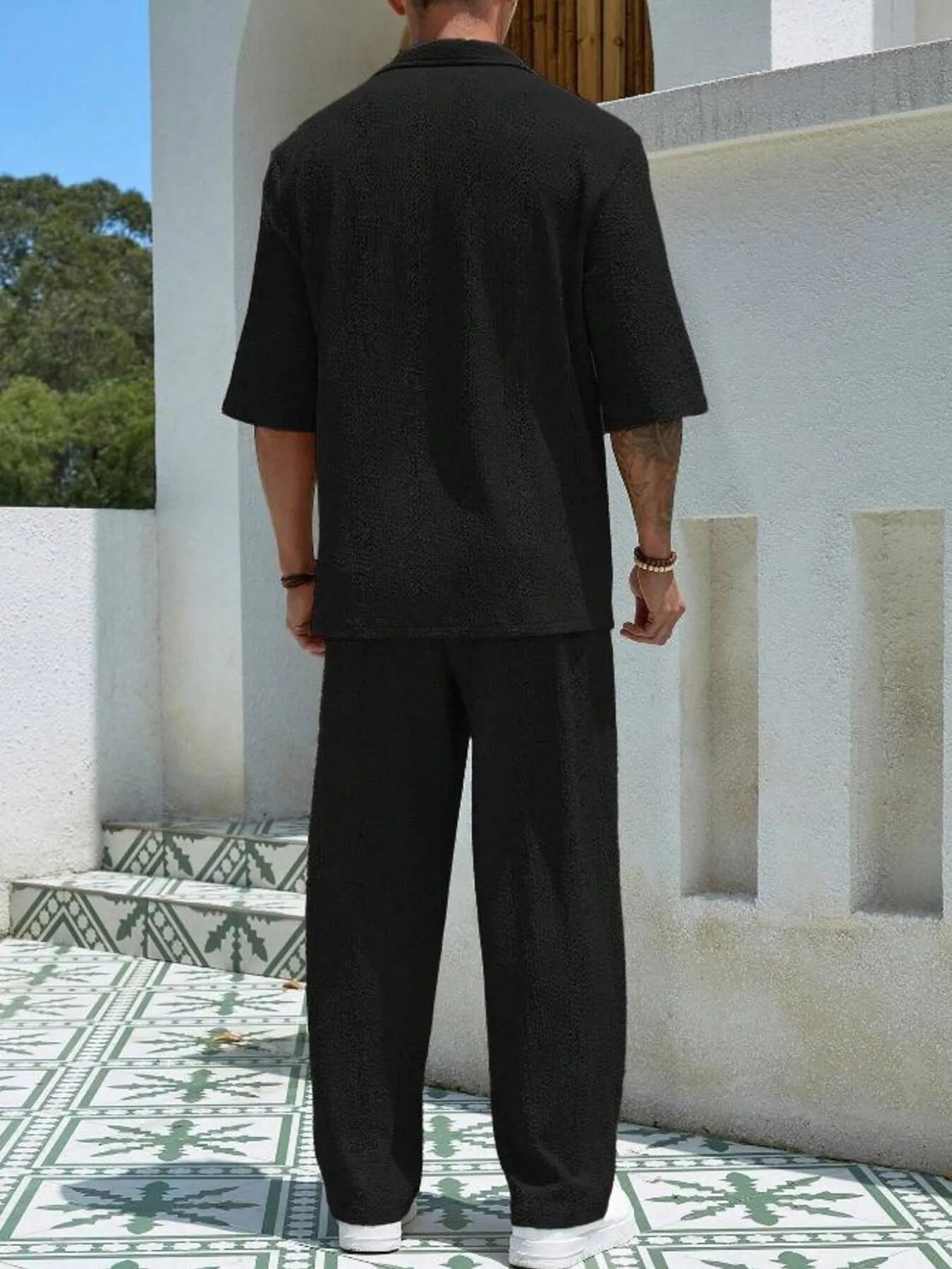 Men's plus size half-sleeve top and pants set, black; back view