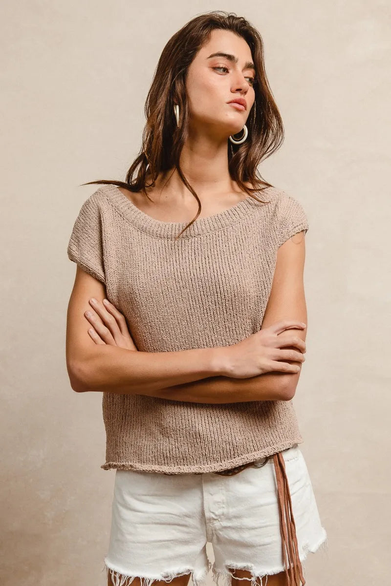 Latte one-shoulder knit top with short sleeves and ribbed hem