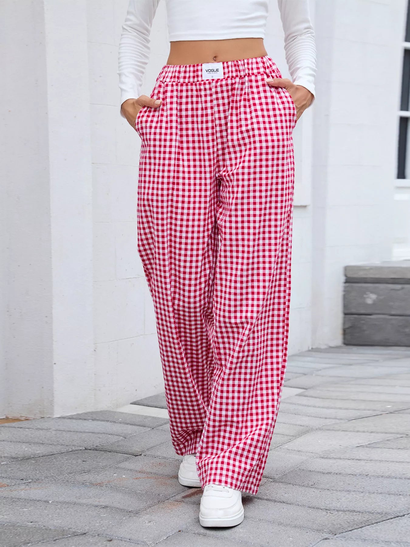 Plaid wide-leg casual pants in red and white, elastic waist, loose fit.