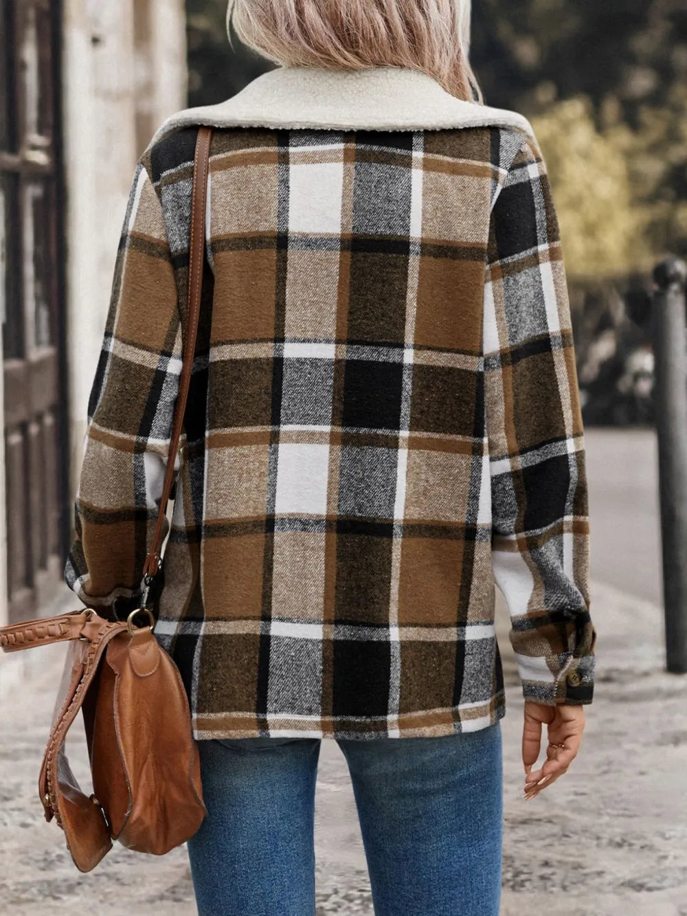 Back camel plaid button-up jacket with sherpa collar and flap pockets