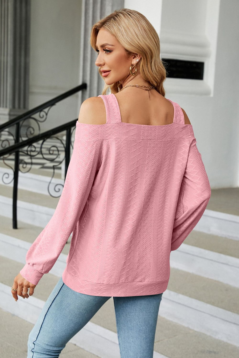 Cold-shoulder square-neck cutout blouse, dusty pink cold shoulder long sleeves