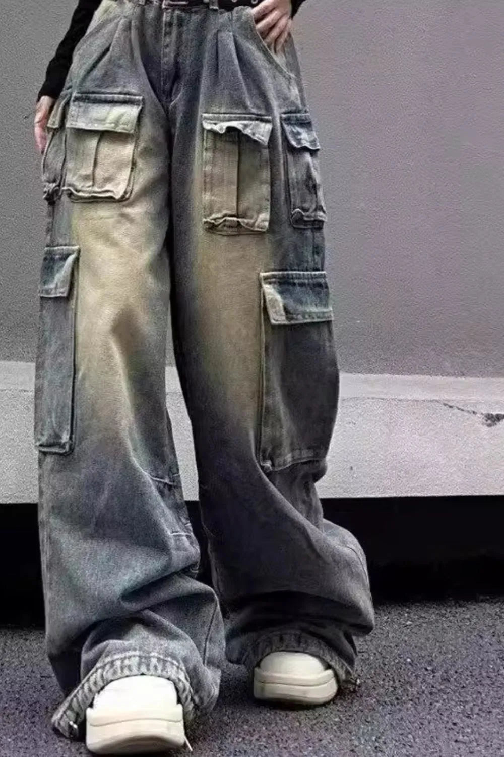 Men's plus size wide-leg cargo jeans, blue wash, side cargo pockets and belt loops