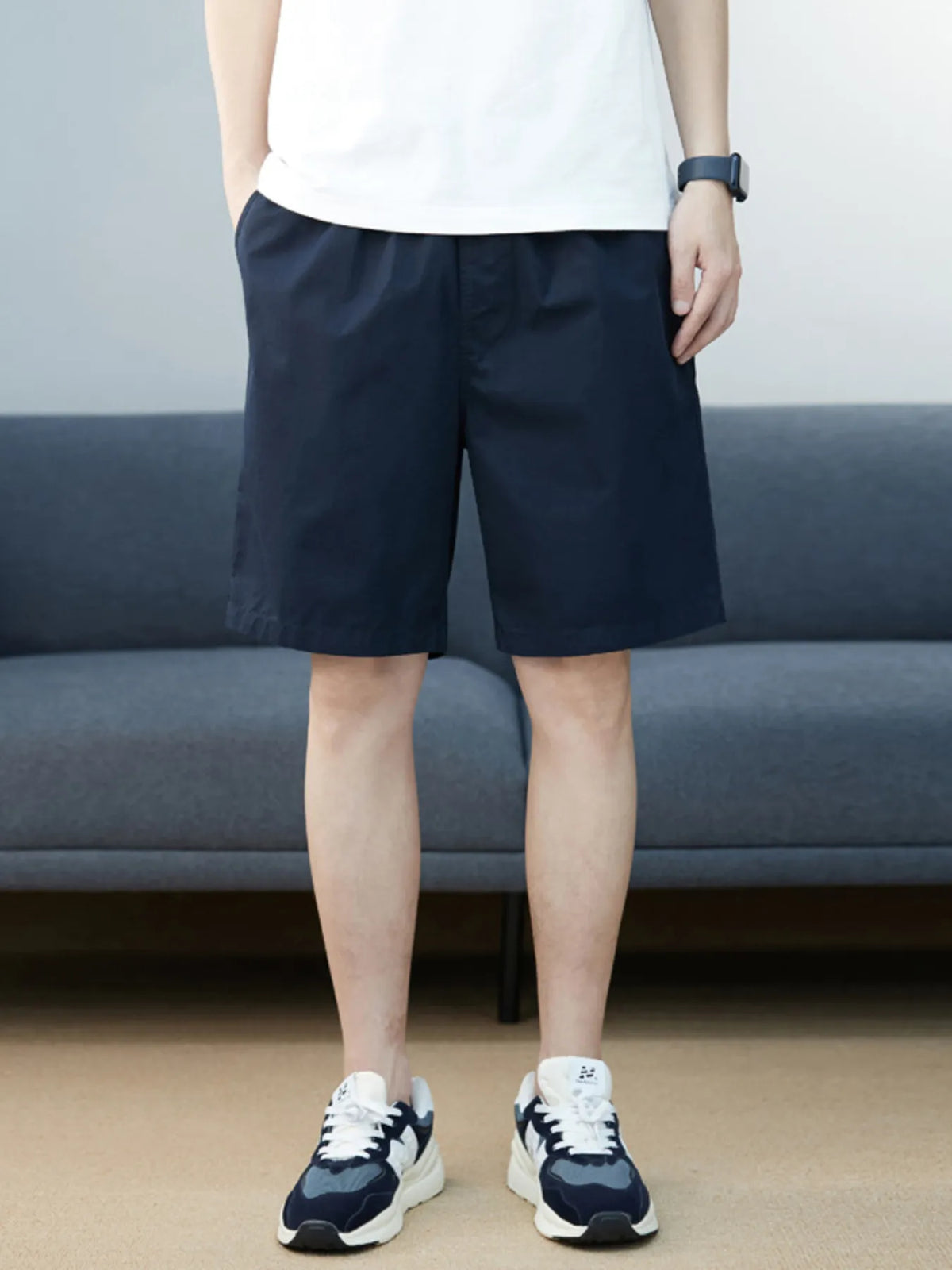 Relaxed-fit men's casual pocketed shorts, navy blue, knee-length